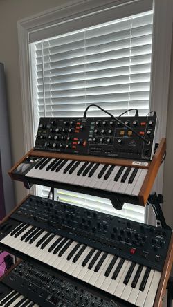 Behringer Poly D Synth