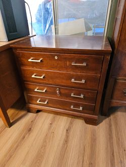 Free filing cabinet with keys
