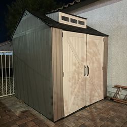 Rubbermaid Outdoor Shed 