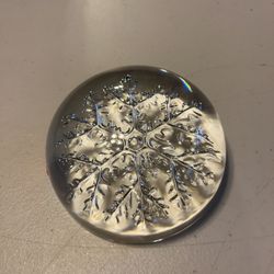Snowflake Paperweight. Heavy. No Chips Or Cracks 