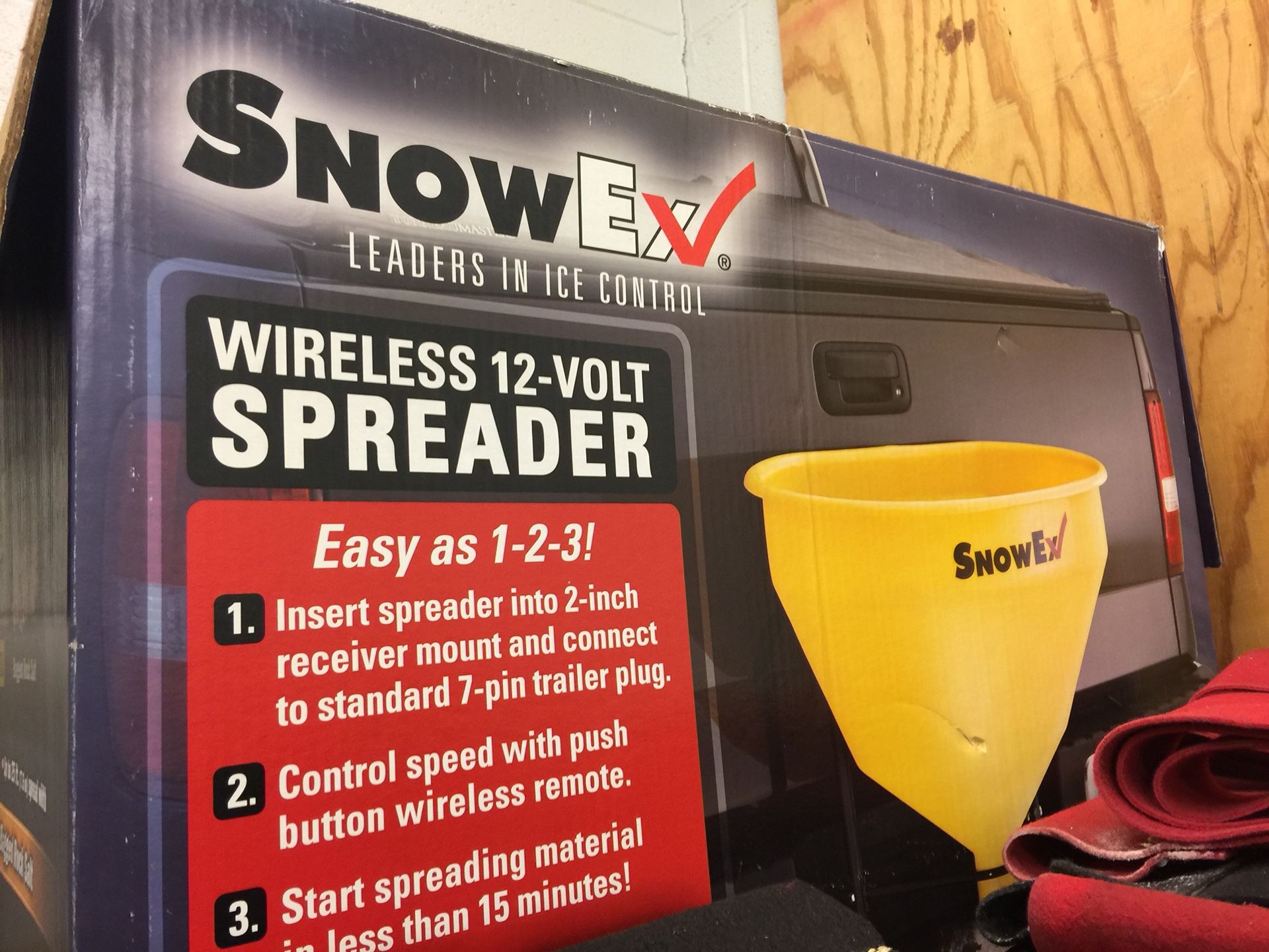 Snow spreader