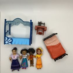 Encanto Figure & Accessory Lot