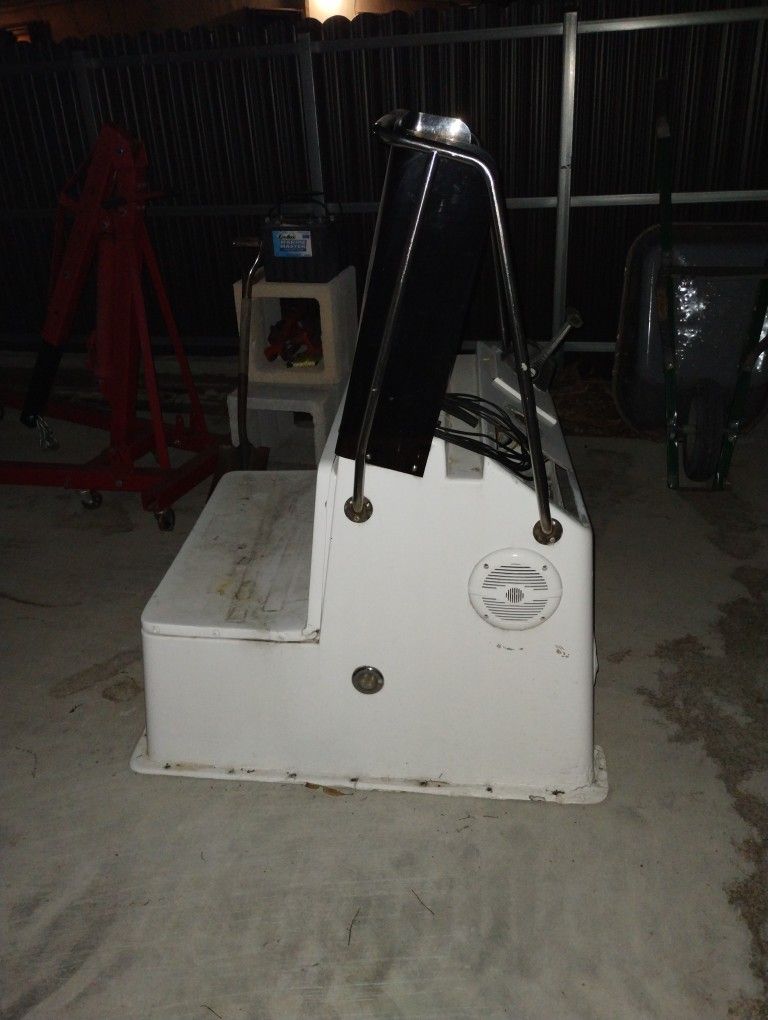 Boat Center Console (USED)