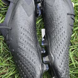 Adidas Predator Accuracy. 1 Soccer Cleats 