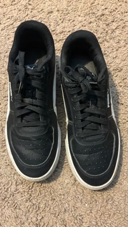 Men’s Puma classic shoes size 9.5 black/white
