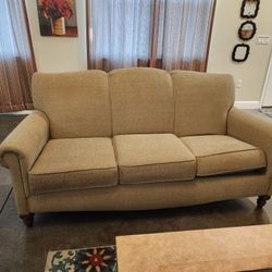 Traditional English Roll Arm Sofa – Beige/Tan 