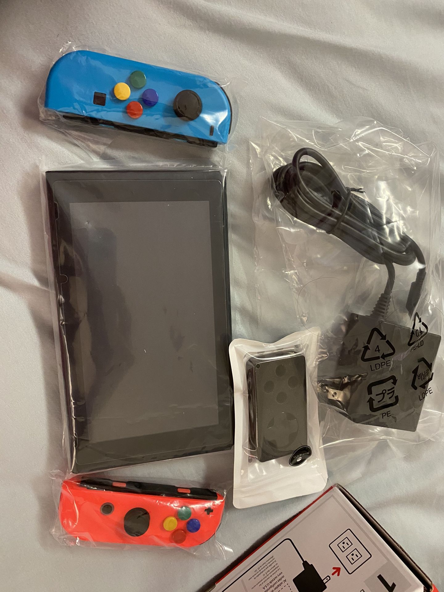 Nintendo switch V2 + a few accessories