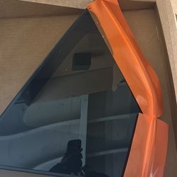 Toyota Rav-4 Qtr Glass