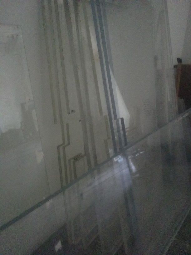 Plexi Glass For A Store 