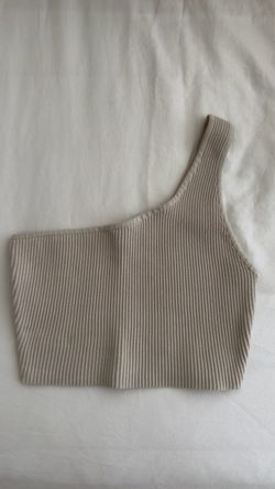 Aritizia Beige Ribbed One-Shoulder Crop Top
