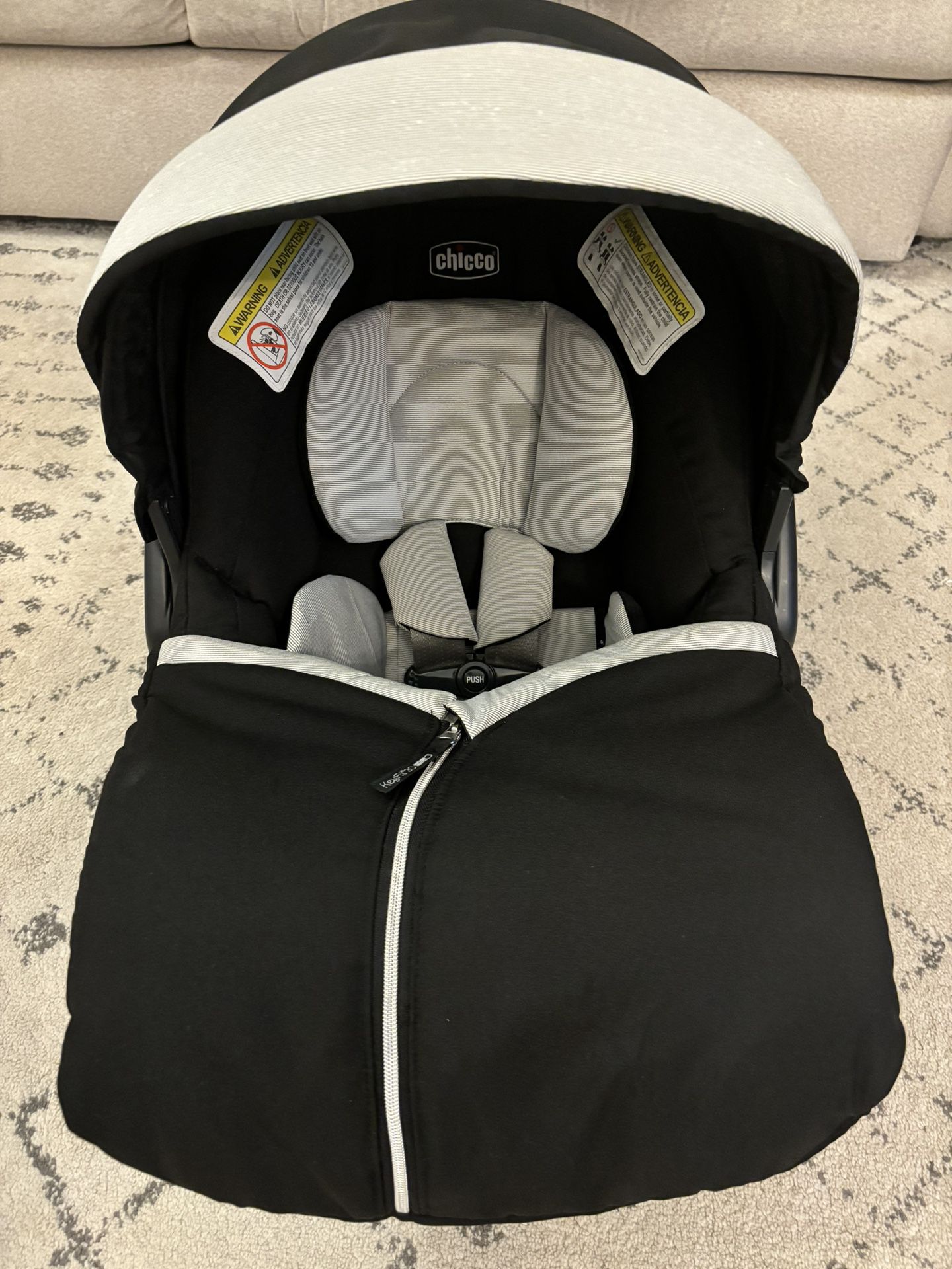 Chicco Keyfit 30 Infant Car Seat + 2 Bases