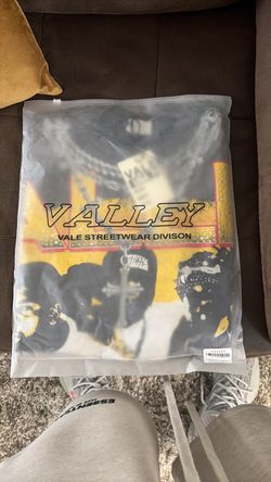 valley tee size M