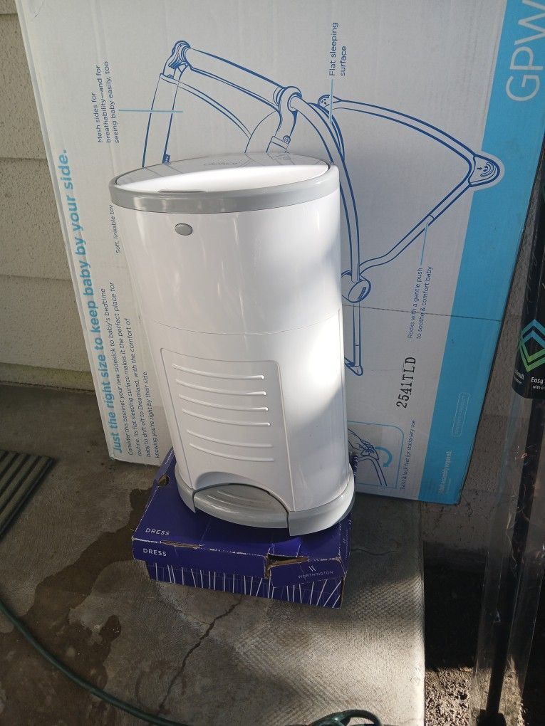 Decor Pamper Trash Can