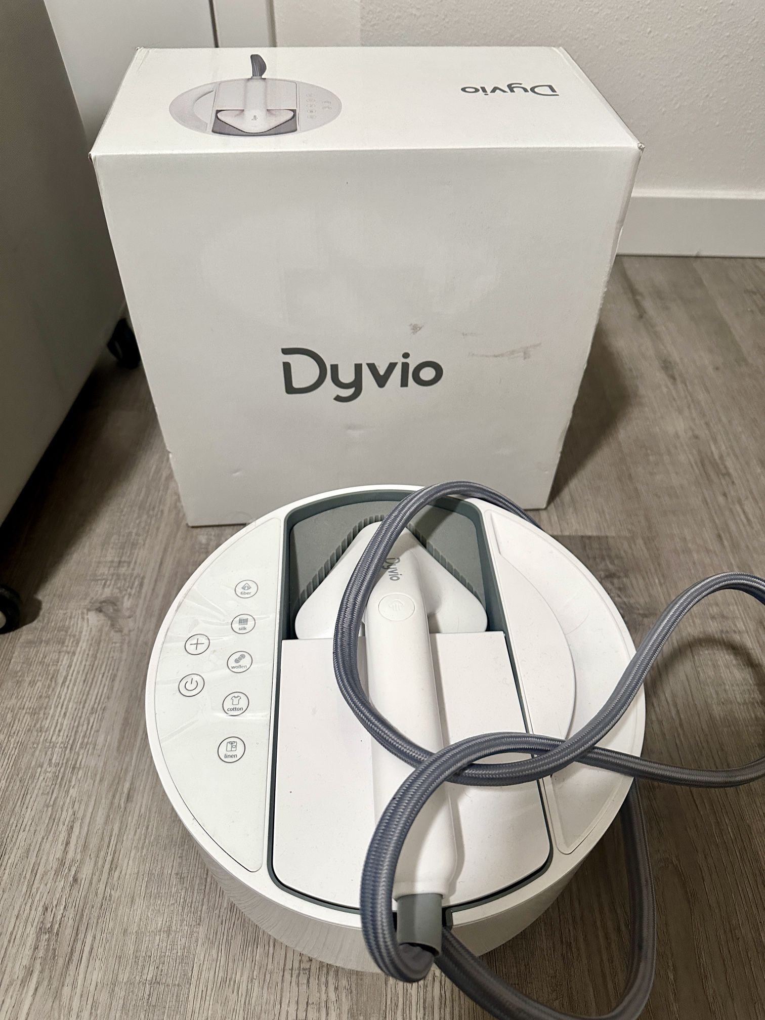 Steamer for Clothes Dyvio Handheld Fabric Steamer Garment 1560W, 2 in 1 Fabric Wrinkle Remover 600ml Water Tank Fast Heat Professional Clothing Steame