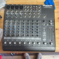 Mackie Mixer