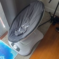 mamaRoo swing 
