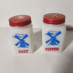 Vintage Salt And Pepper Shakers 3 In Tall $20