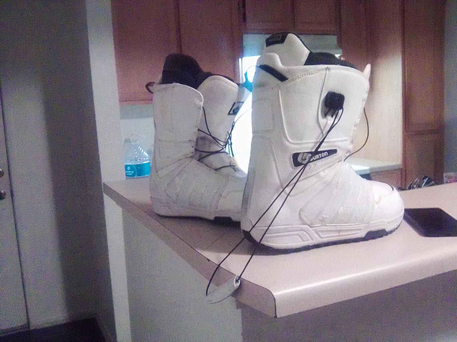 Snow board shoes