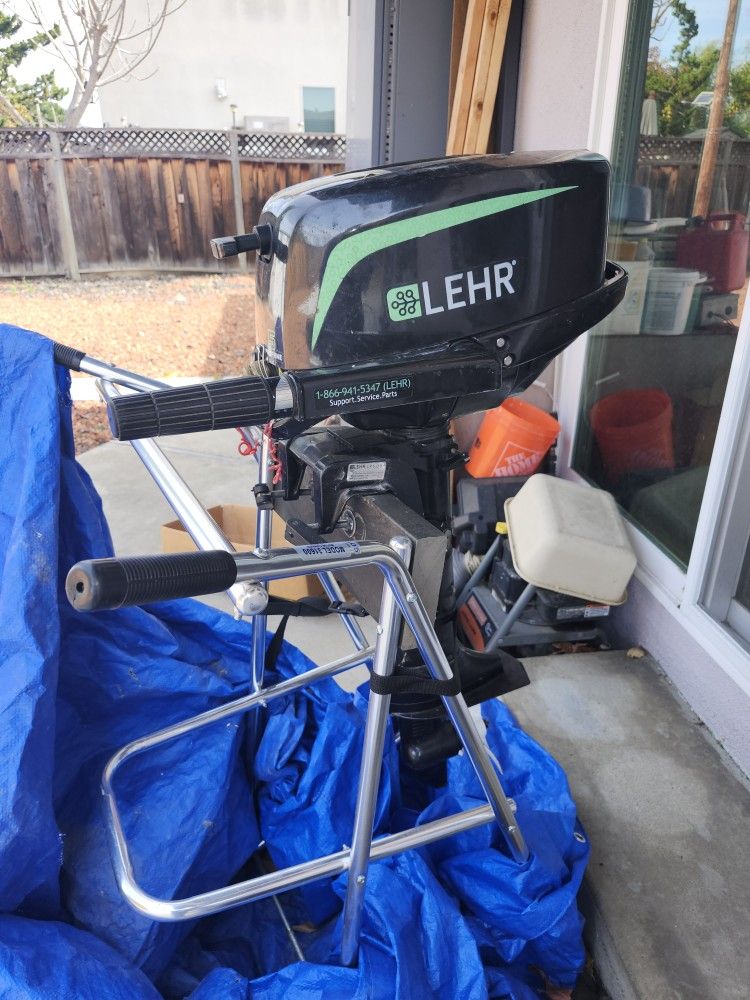 LEHR 5hp Propane Outboard w/extra parts