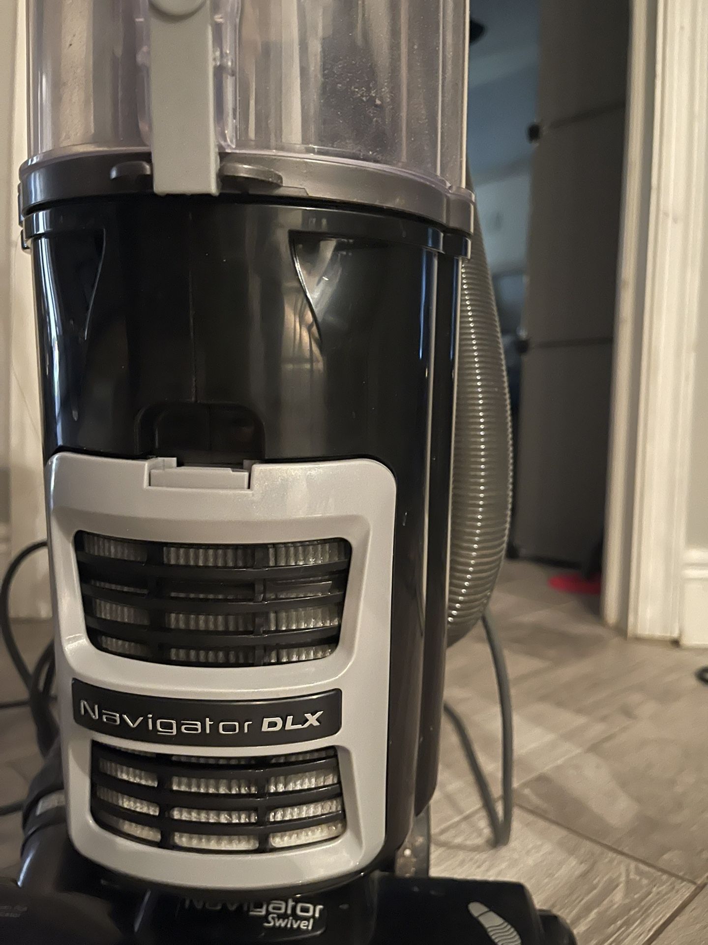 Shark Navigator Dlx Pet for Sale in Pompano Beach, FL OfferUp