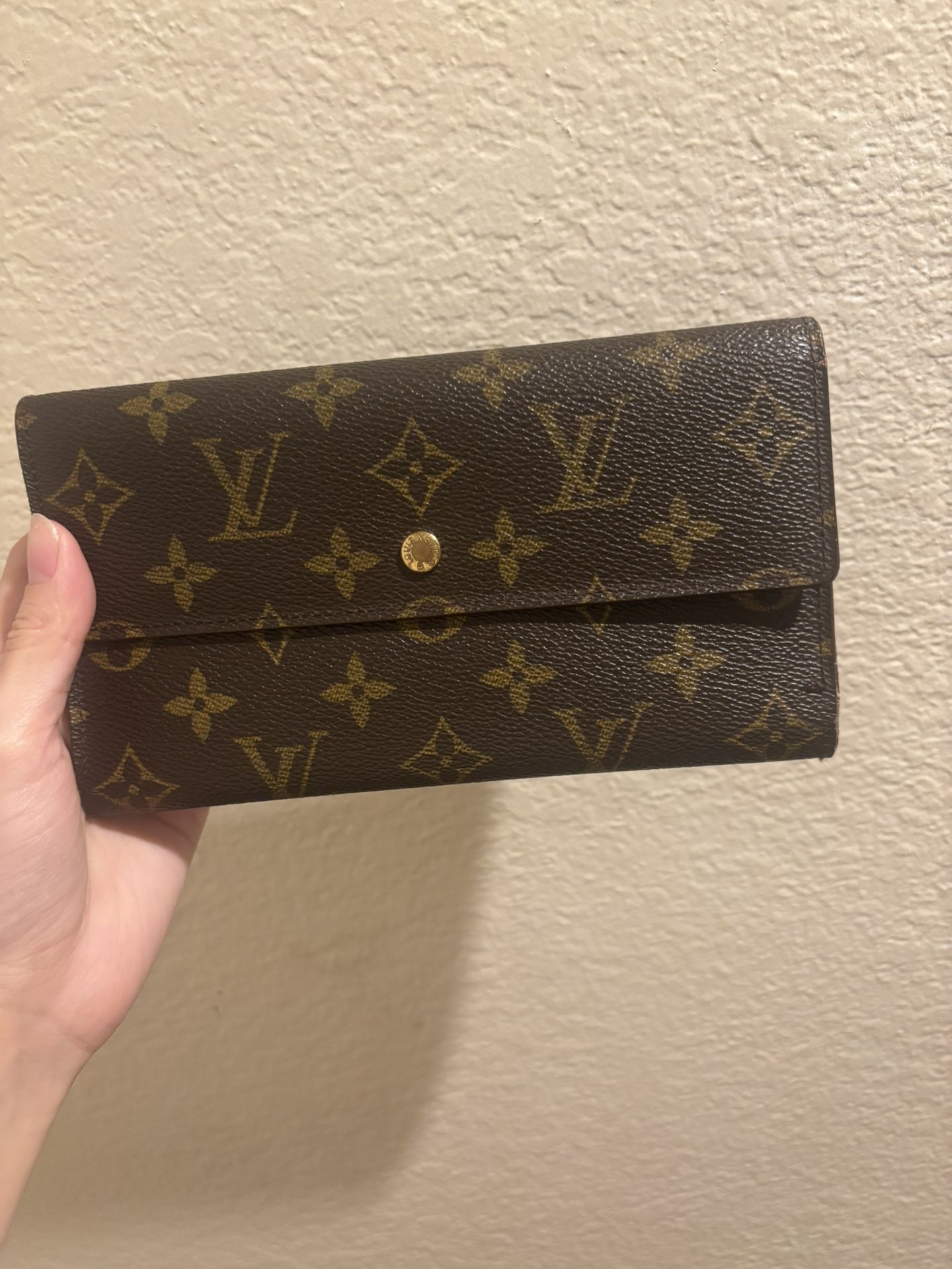 Lv Long Sara Wallet