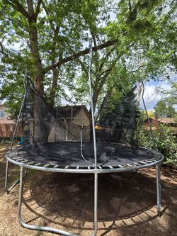 Free Trampoline outdoor 12'
