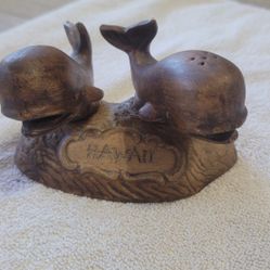 Bargain Blast! Vtg. Treasure Craft Hawaii Whales Salt and Pepper Shaker Set
