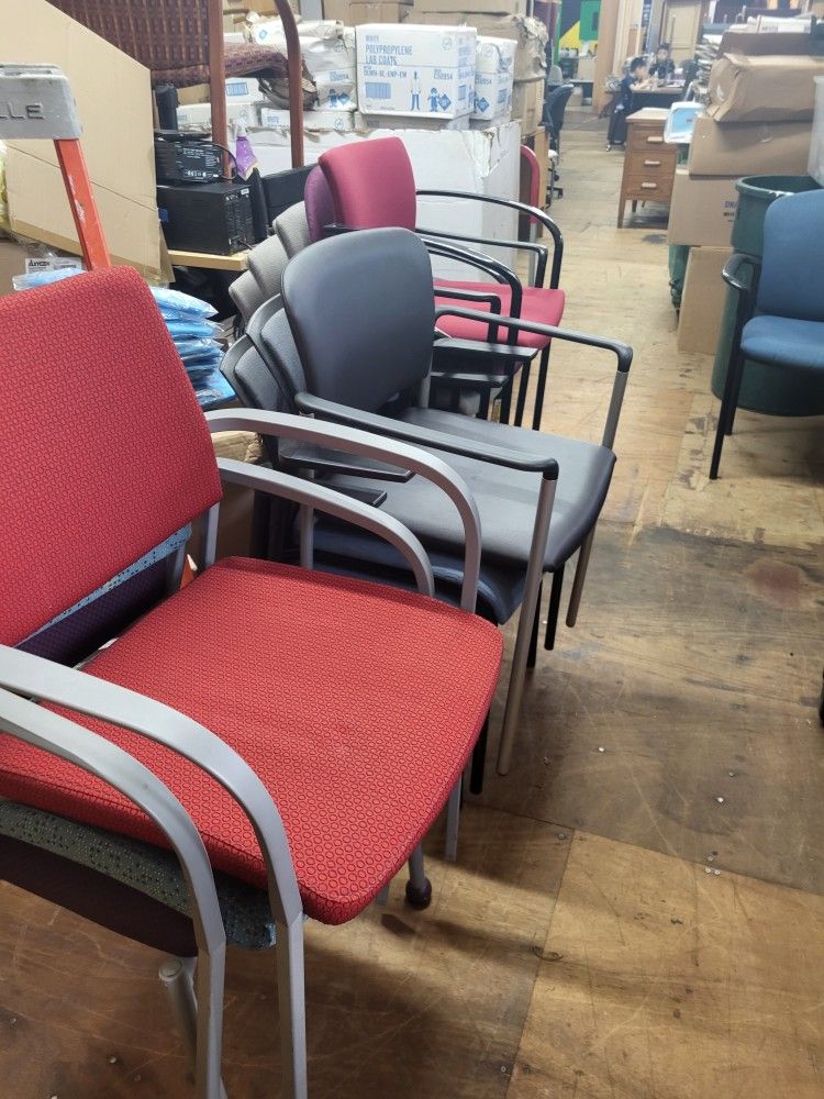11 OFFICE STACK UP CHAIRS (HOME52)