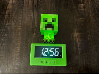 Paladone Minecraft Creeper Icon Digital Alarm Clock & Night Light