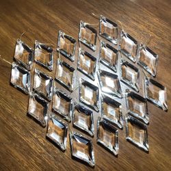 25 FACETED DIAMOND SHAPED CRYSTAL CLEAR CRAFT CRYSTALS 