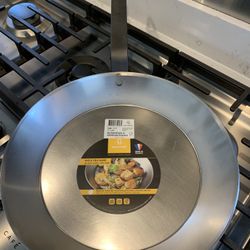 The Matfer Bourgeat Carbon Steel Pan Is on Sale at