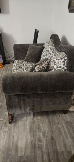 Grey Vintage Love seat