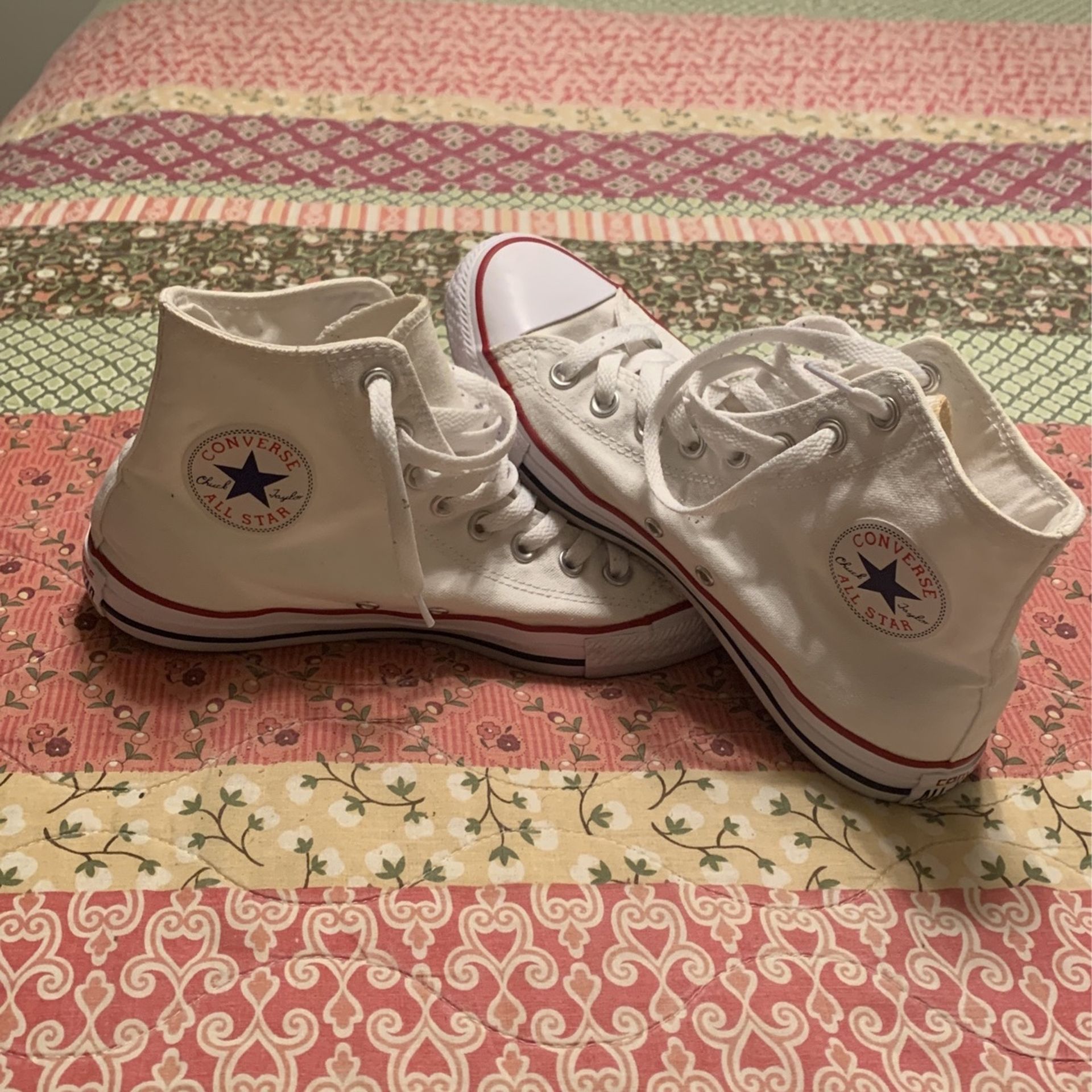 Converse Woman’s Size 9