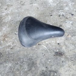 Gt Launch Pad Mid School Bmx Seat 