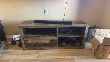 Entertainment stand