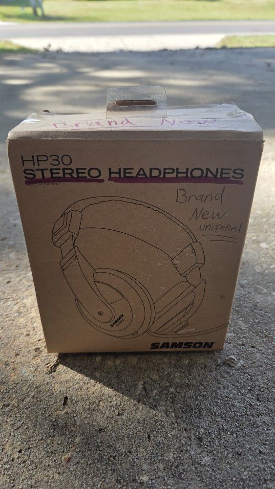 HP30 headphones brand new