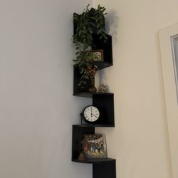 Black Corner Wall Shelf – 5-Tier Display 