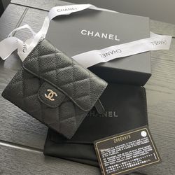 CHANEL Lambskin Quilted Chanel 19 Phone and Card Holder Black