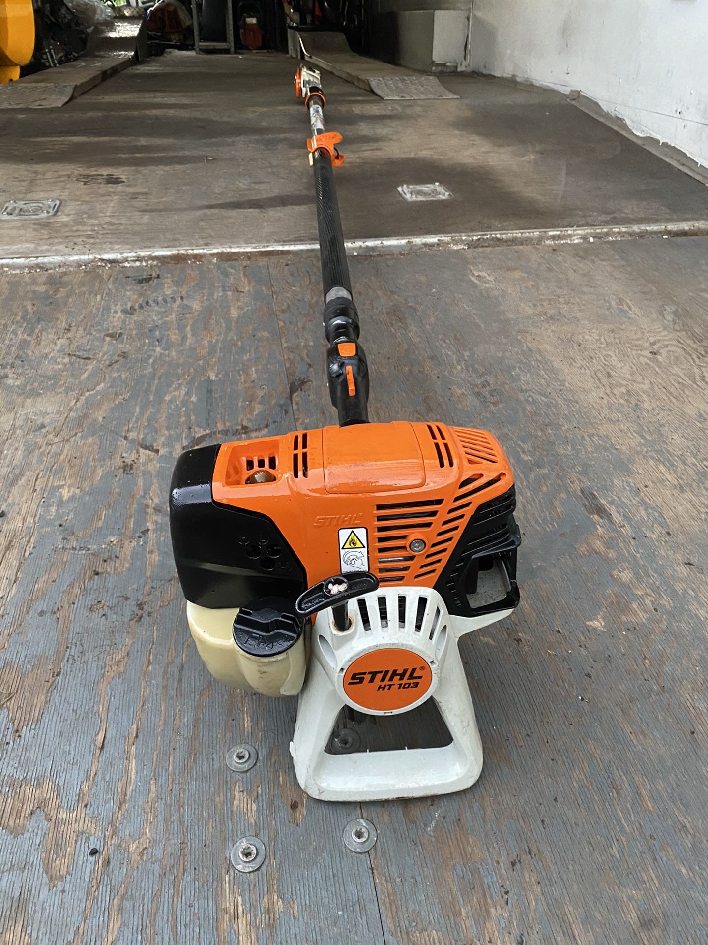 Like New Stihl HT103 Extendable Gas Pole Saw for Sale in Fort