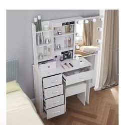 Girls Make Up Vanity 