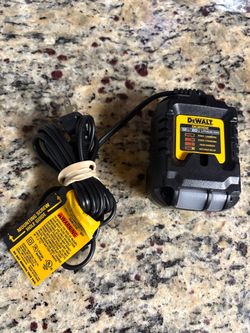 DeWalt DCB112 12V/20V Lithium Ion Battery Charger