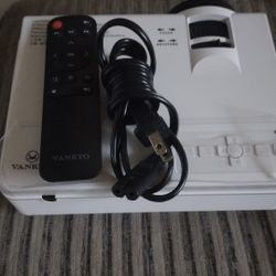 Vankyo Q5 Leisure 3 Mini LED LCD Projector Up to 200" Inch With 65,000 Hours LED Lamp Like New Condition Brand New Tripod Included With It