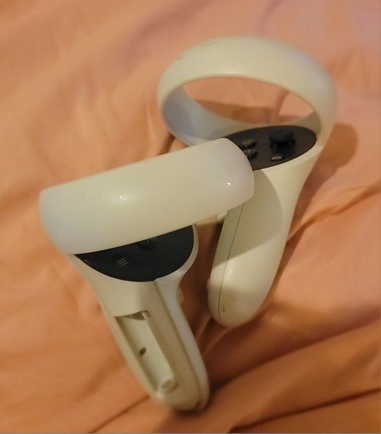 Oculus 2 Controllers