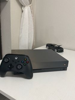Xbox one x 1TB gold edition