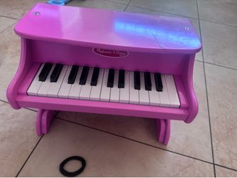 Melissa Doug piano