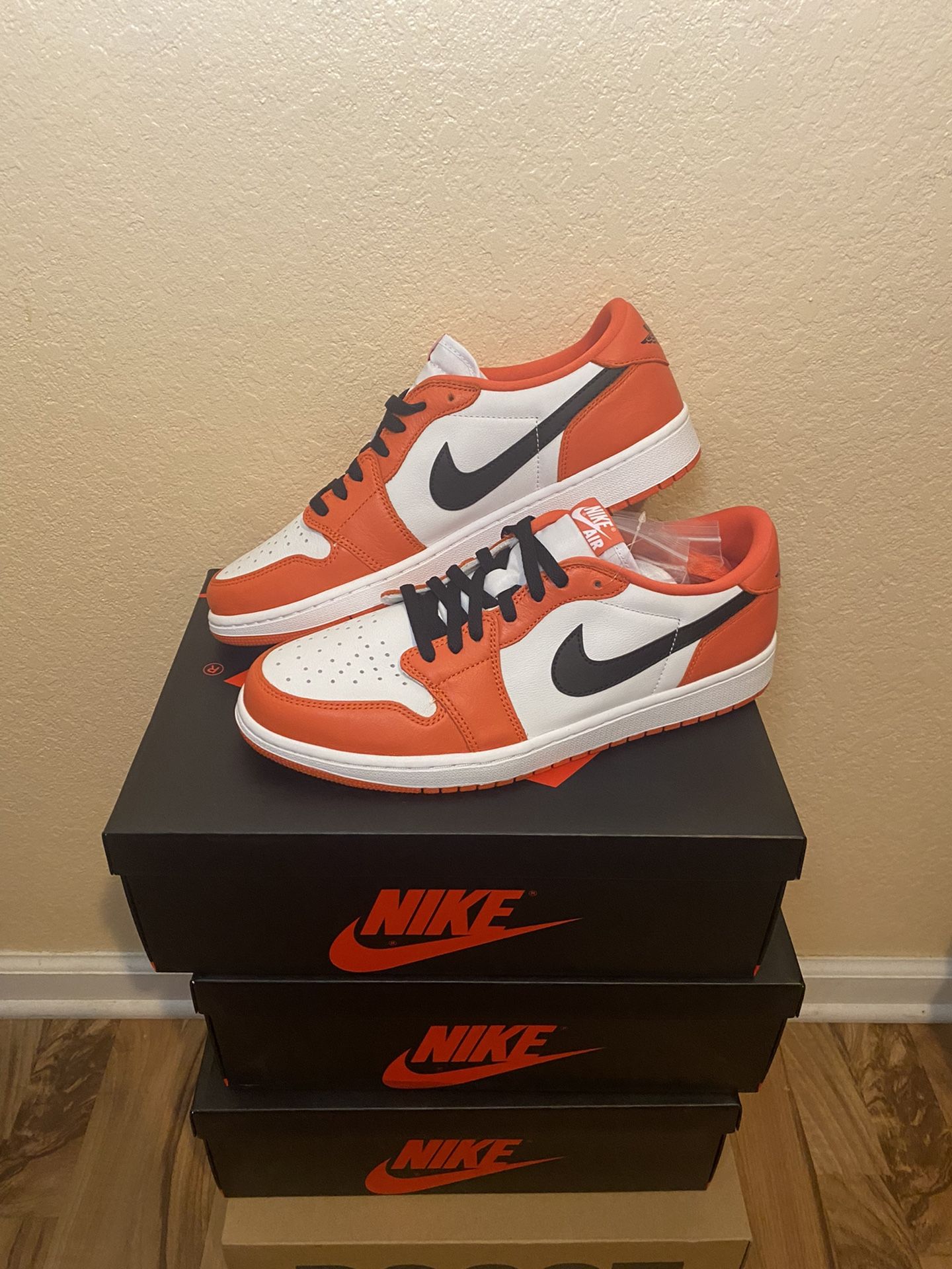 Air Jordan 1 Low OG Starfish 