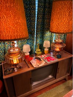 Vintage Mid Century Modern Magnavox TV Radio Console
