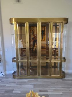 China / Curio Cabinet