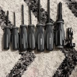 Craftsman Extreme Grip Diamond Tip Phillips Slotted Set and Ratcheting Screwdriver