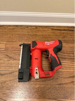 Milwaukee M12 12-Volt 23-Gauge Lithium-Ion Cordless Pin Nailer (Tool-Only)